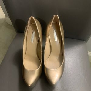 BCBG Generation Gold High Heel in Great Condition